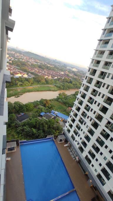 Hidayah Near Ukm And Ktm Station With High Speed Wifi - Pool & River View Bangi